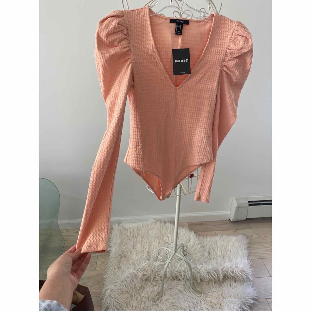 🎉🎉 🎉Host Pick! NWT! Forever 21 Puff Shoulder Houndstooth Knit Bodysuit- Peach - Picture 8 of 12